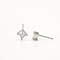 Regina studs